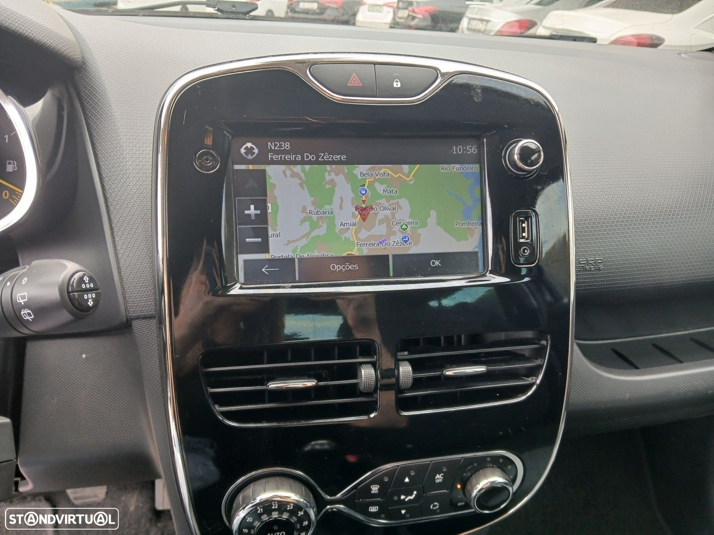 Renault Clio - 23