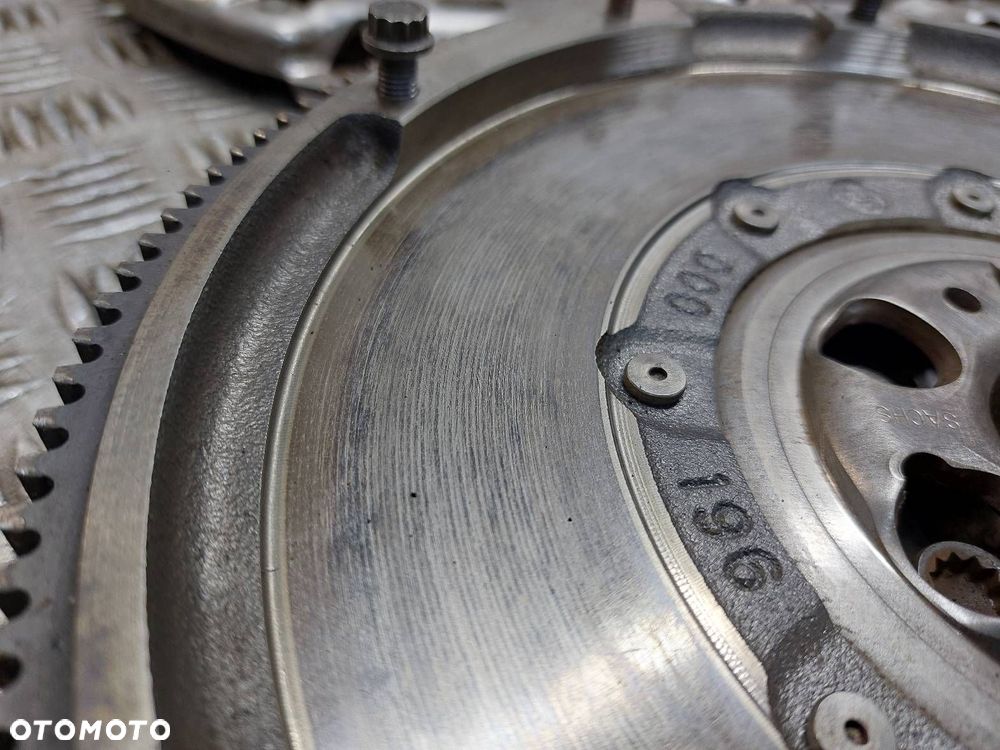 KOŁO DWUMASOWE + TARCZA + DOCISK + ŁOŻYSKO SEAT ALTEA XL 1.9 TDI BLS - 2