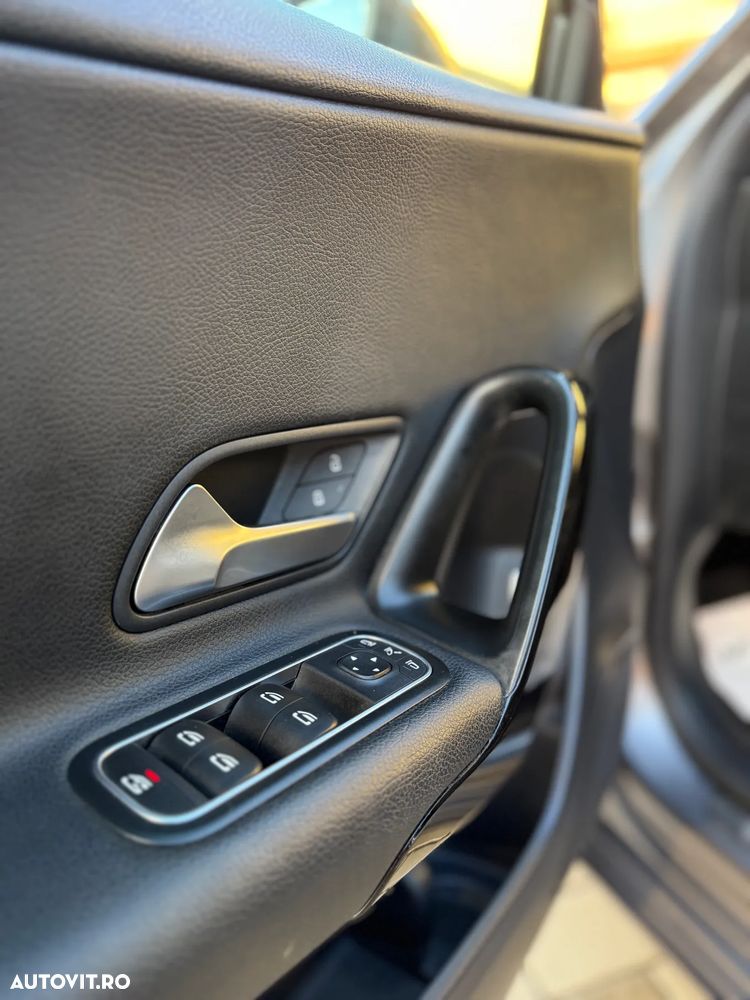 Mercedes-Benz A 180 d 7G-DCT - 3