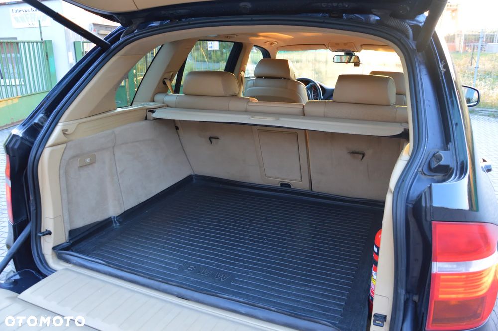 BMW X5 4.8i xDrive - 6
