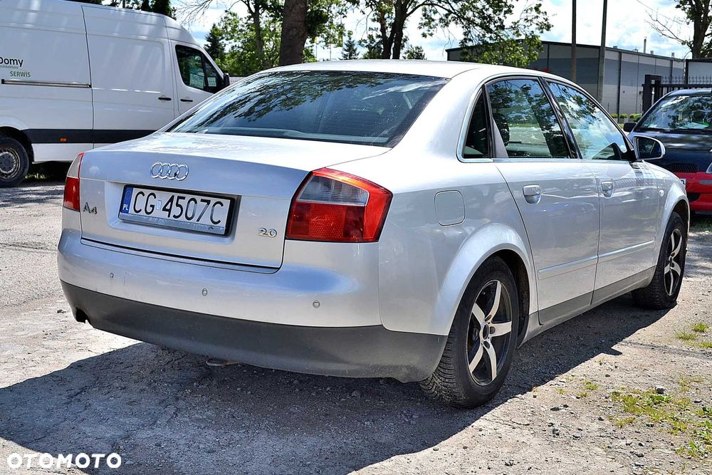 Audi A4 Limousine - 4