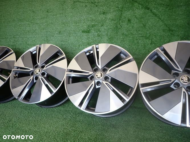 SKODA ENYAQ 8Jx19 ET45 5x112 felgi aluminiowe 5LA601025A - 4