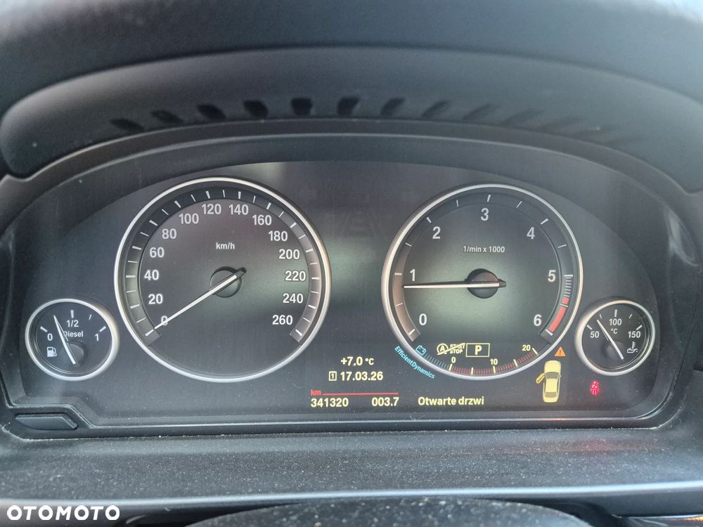BMW Seria 5 518d - 25