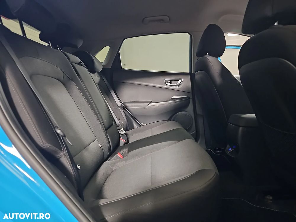 Hyundai KONA - 13