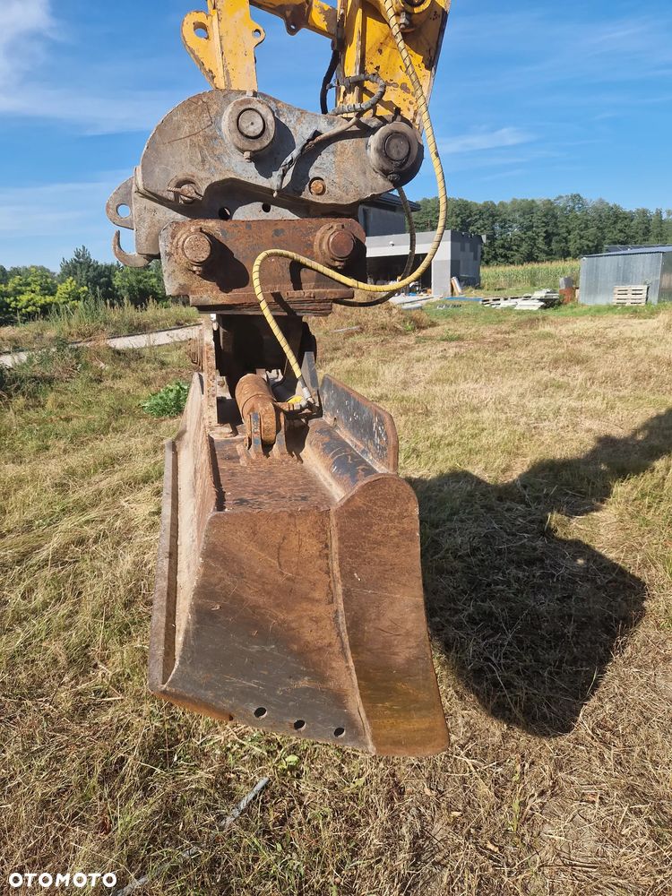 JCB JS 220LC - 3