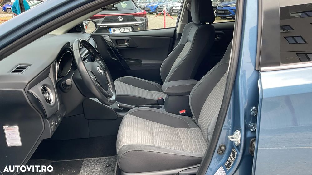 Toyota Auris 1.8 L VVT-i HSD Luna - 14