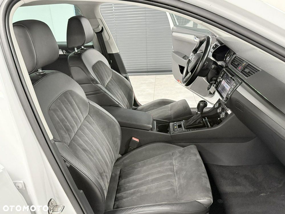 Skoda Superb 2.0 TDI DSG Sportline - 23