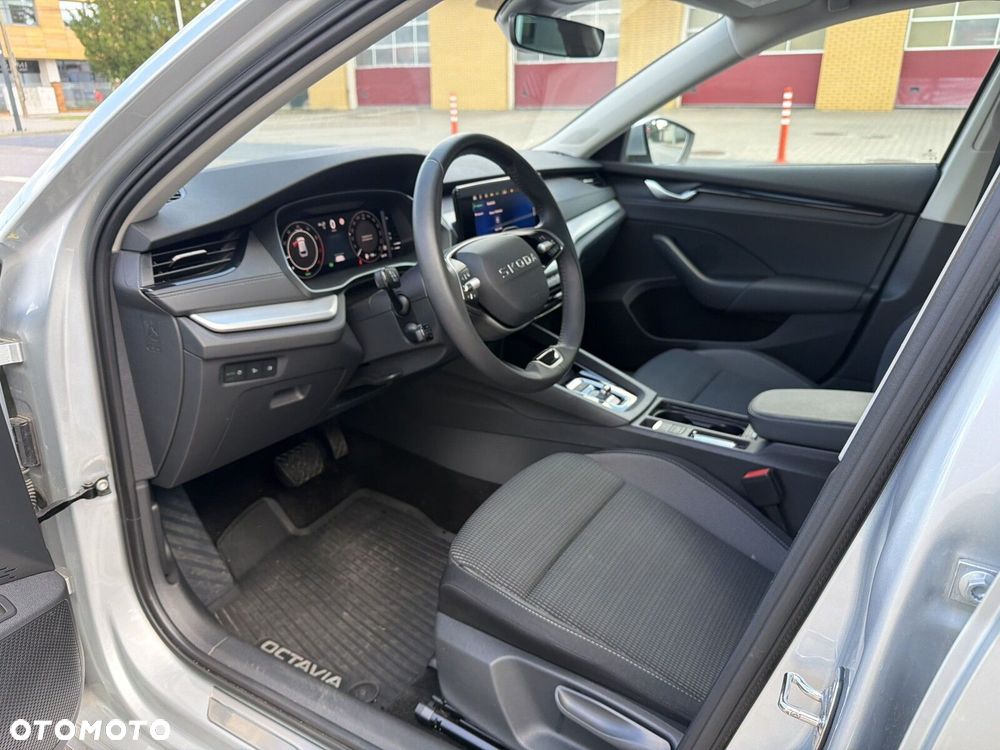 Skoda Octavia 1.5 TSI mHEV Selection DSG - 9