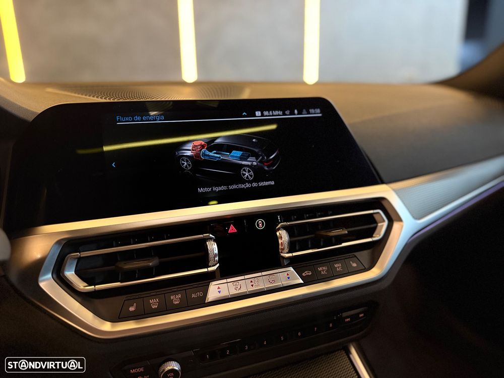 BMW 330 e Aut. M Sport - 37