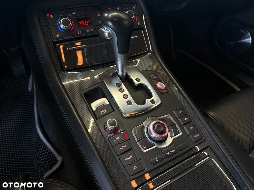 Audi S8 - 28