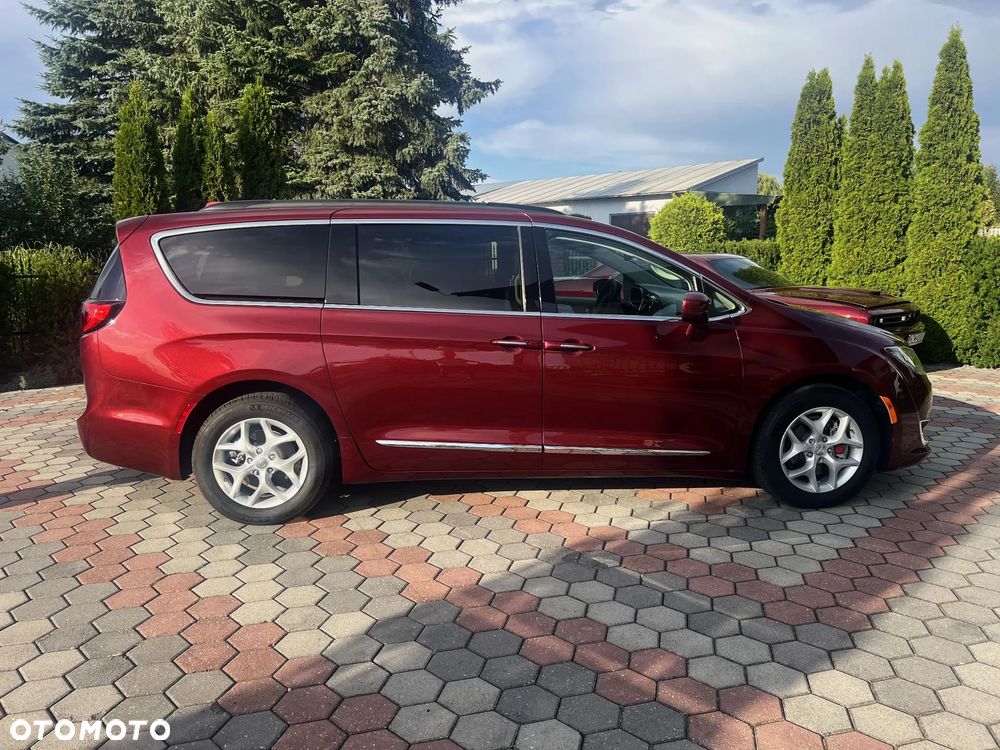 Chrysler Pacifica - 9