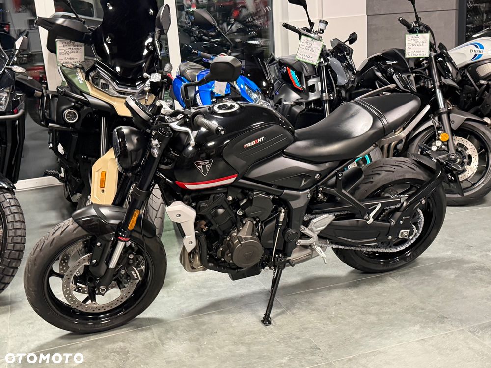 Triumph Trident - 24