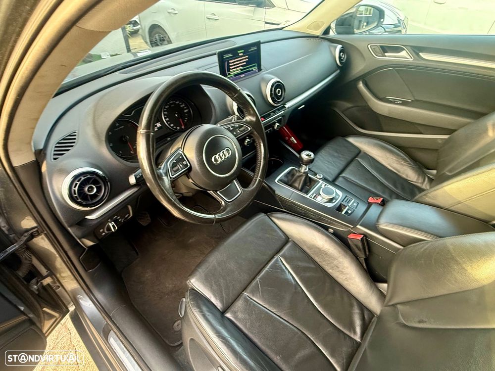 Audi A3 1.6 TDI S-line - 32