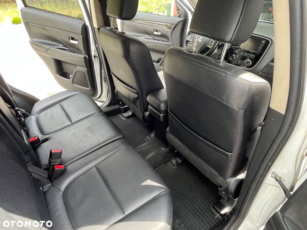 Mitsubishi Outlander 2.0 Instyle Navi 4WD CVT - 20