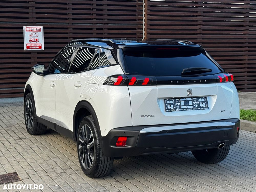 Peugeot 2008 BlueHDi 130 EAT8 GT - 11