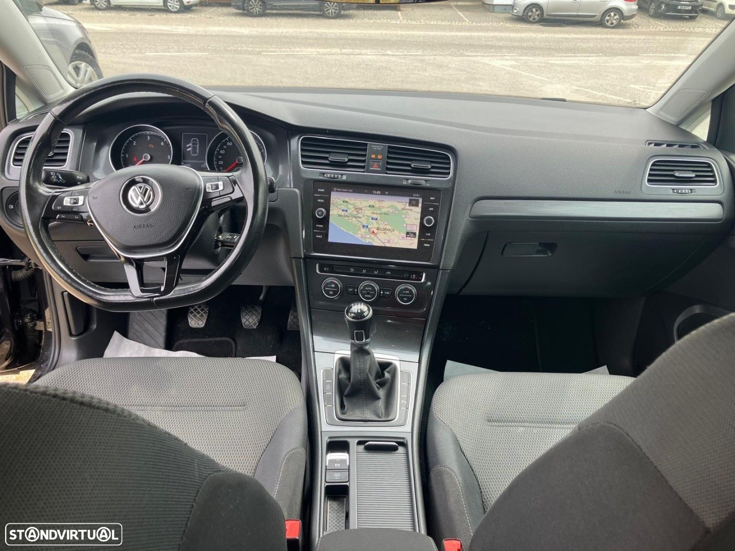 VW Golf 1.6 TDI Confortline - 6