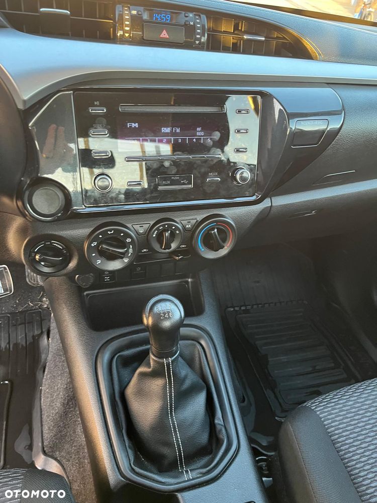 Toyota Hilux 2.4 D-4D Double Cab DLX 4x4 - 5