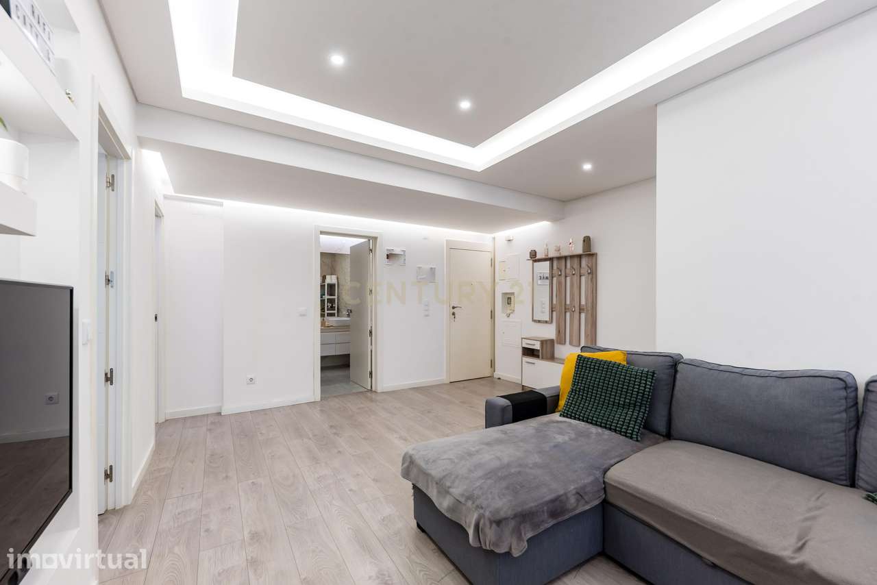 T2 remodelado no centro do Cacém - Grande imagem: 5/31