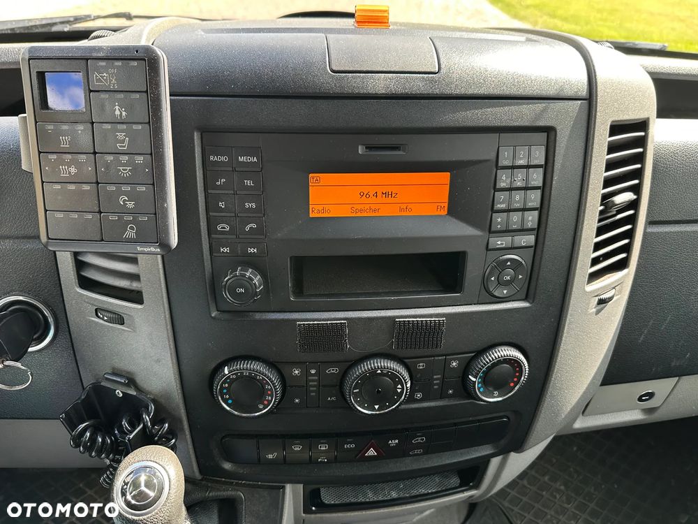 Mercedes-Benz Sprinter - 24