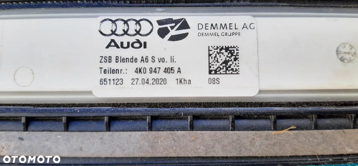 Audi A6 C8 Sline nakładka progu lewy przód 4K0947405A - 3