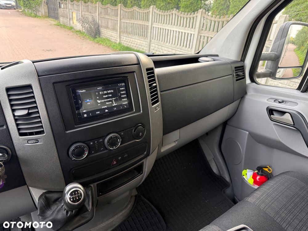 Mercedes-Benz Sprinter - 24