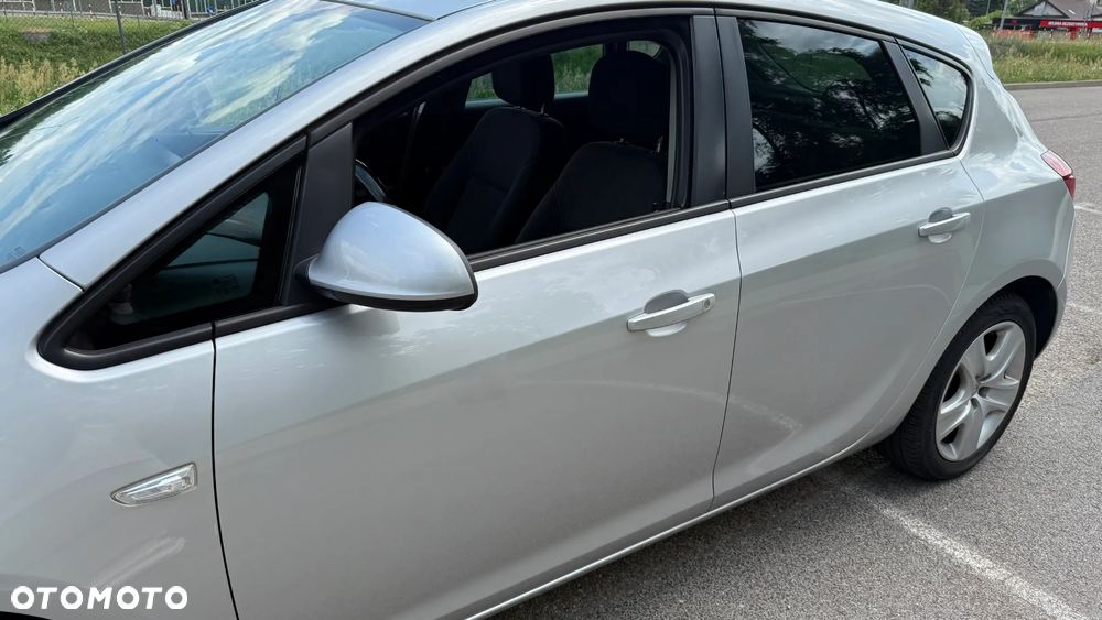 Opel Astra 1.4 T Enjoy - 10