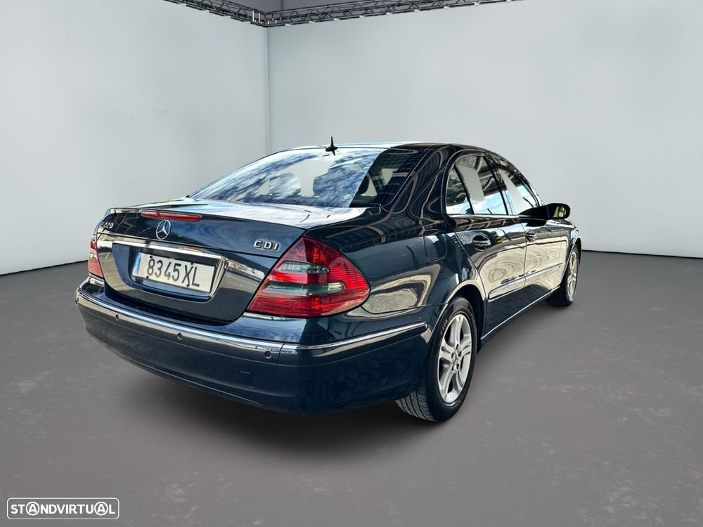 Mercedes-Benz E 220 CDi Avantgarde Aut. - 4