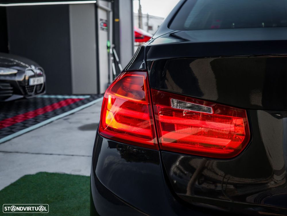 BMW 320 d EfficientDynamics Auto Line Sport - 11