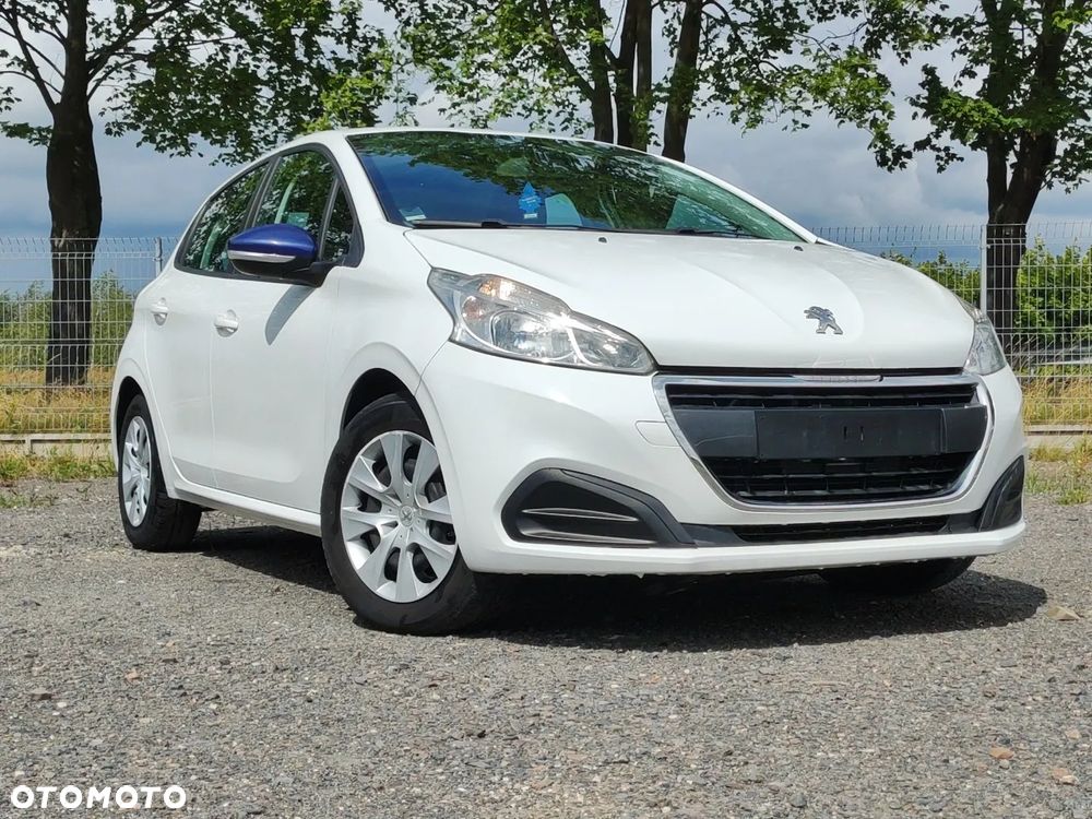 Peugeot 208 - 12