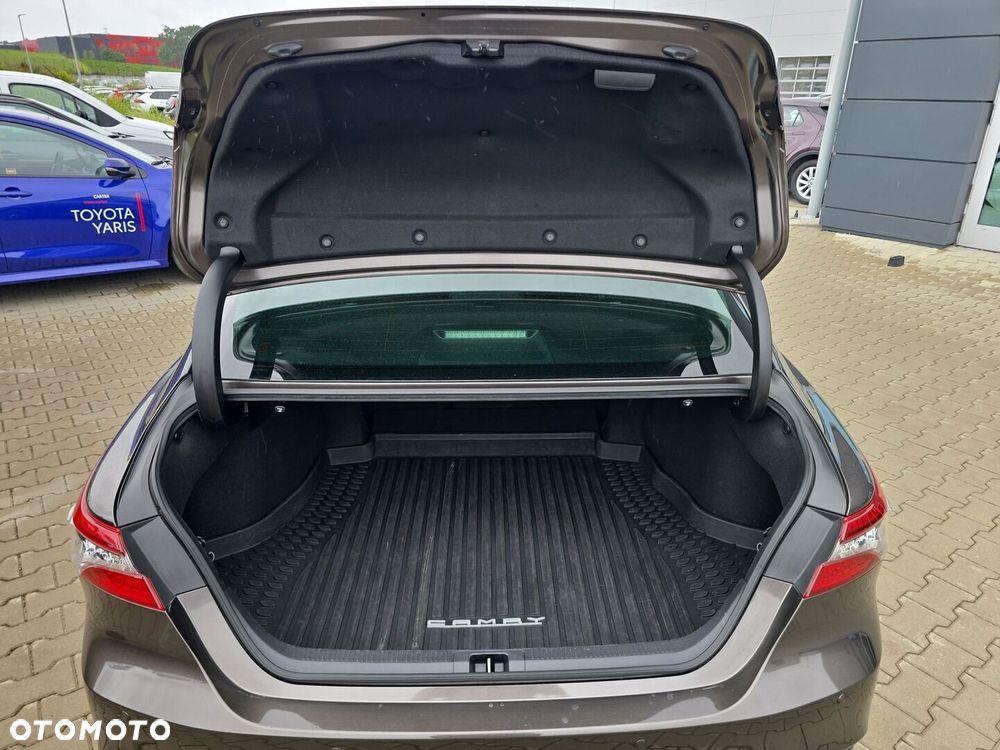 Toyota Camry 2.5 Hybrid Executive CVT - 14