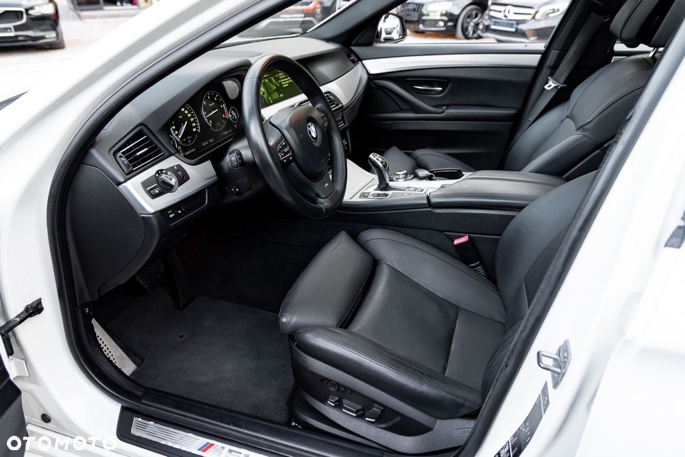 BMW Seria 5 M550d xDrive Sport-Aut - 17
