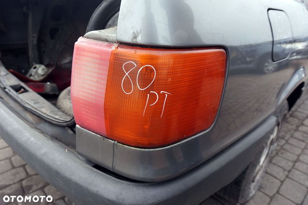 LAMPA TYLNA PRAWA 80 B3 SEDAN  AUDI 1986-1991 - 1