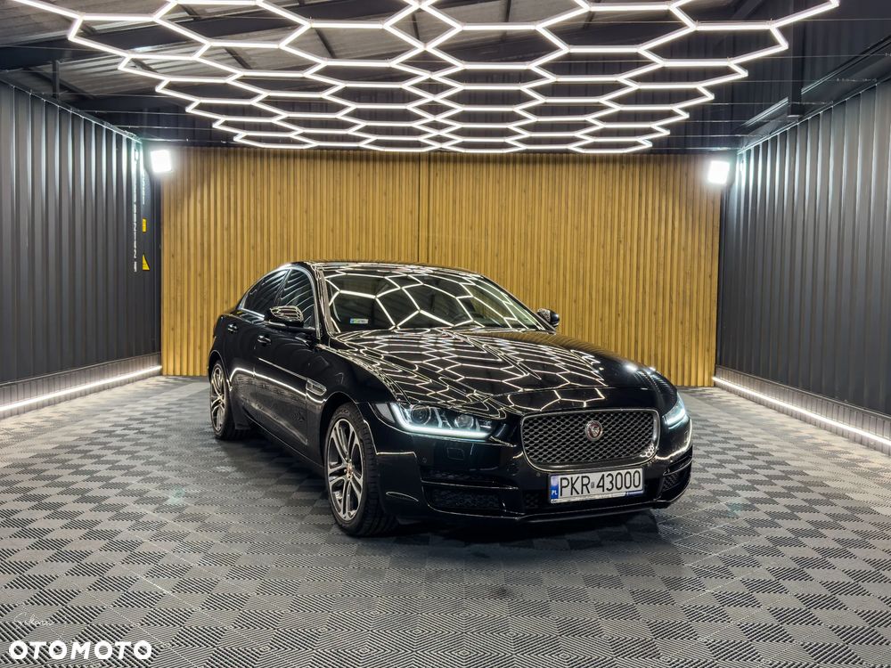 Jaguar XE 20d Prestige - 1