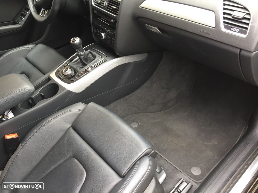 Audi A4 2.0 TDI Business Line S-line - 18