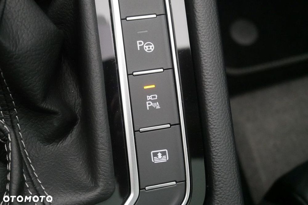 Volkswagen Passat - 22