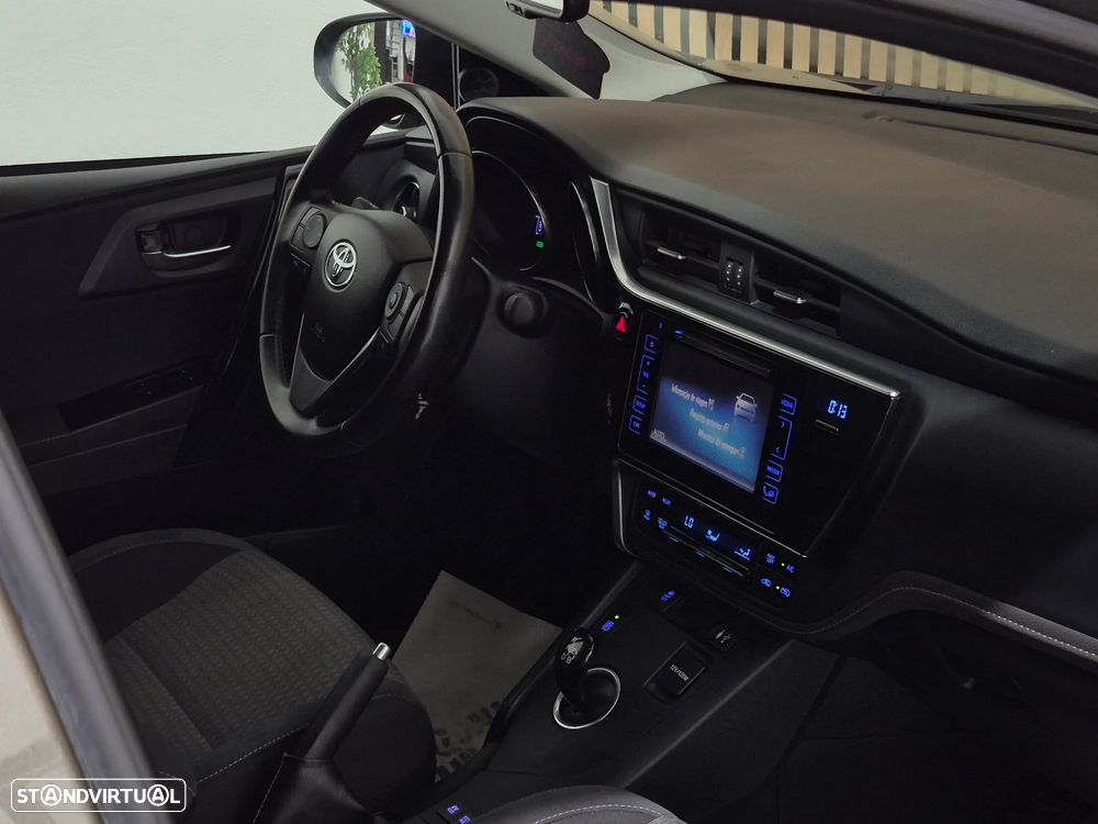 Toyota Auris 1.8 HSD Exclusive - 35