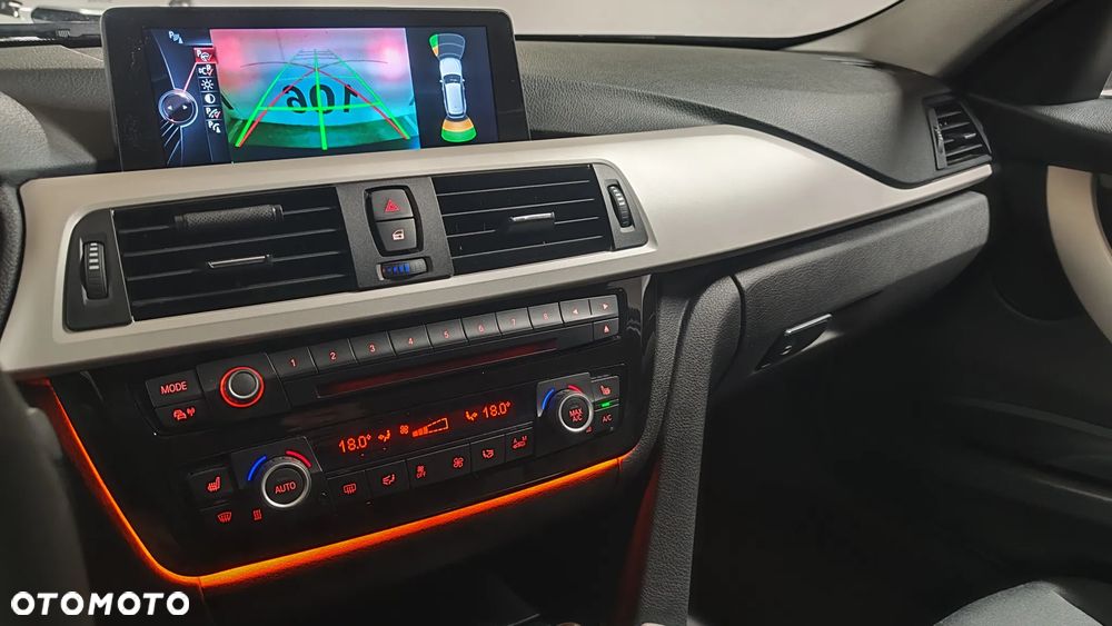 BMW Seria 3 318d Blue Performance Sport Line - 22