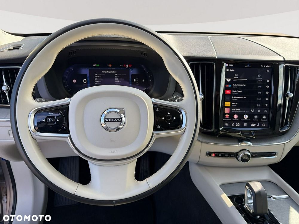 Volvo XC 60 B4 D AWD Plus Dark - 14