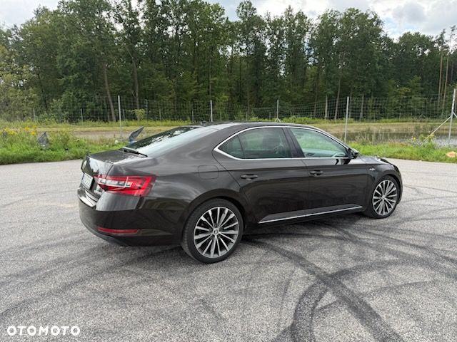 Skoda Superb 2.0 TDI L&K DSG - 5