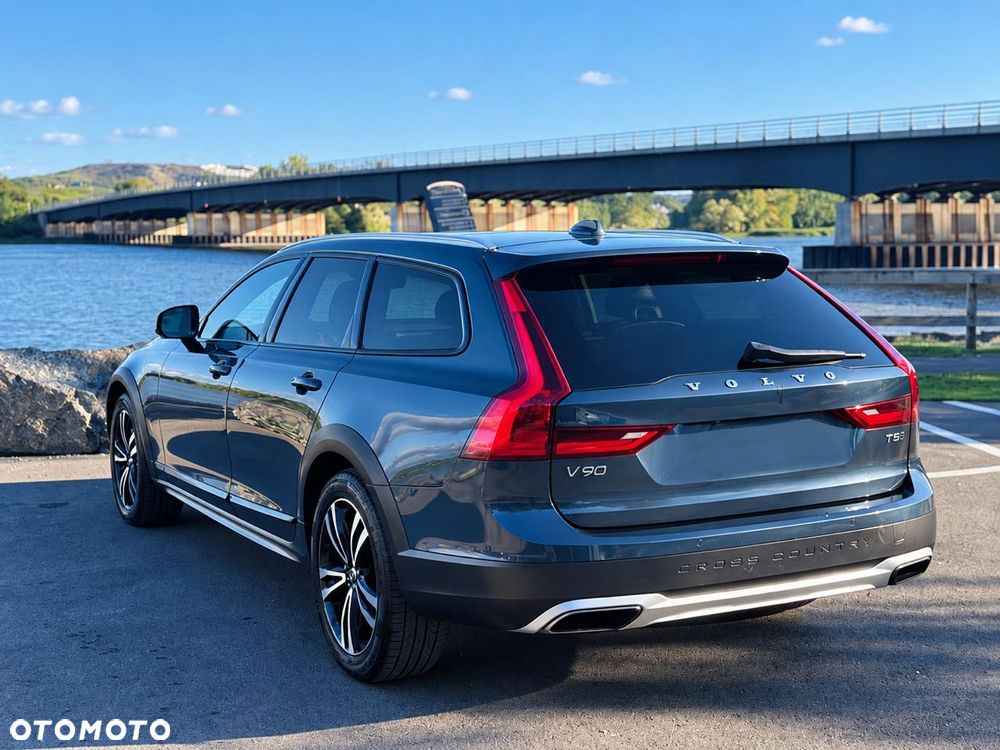 Volvo V90 Cross Country - 4