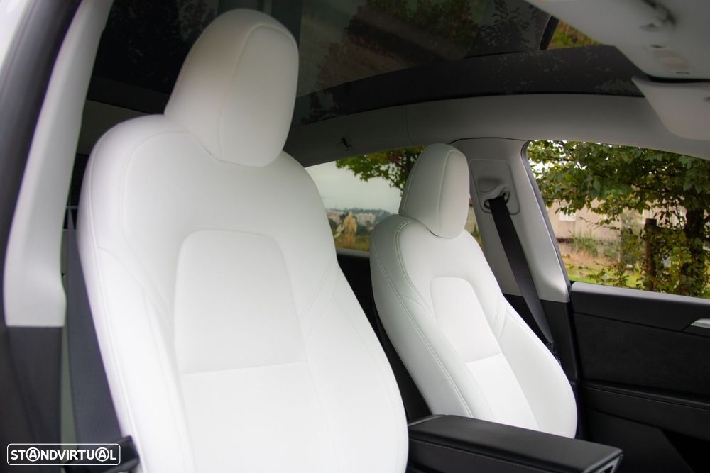 Tesla Model Y Long Range Dual Motor AWD - 32