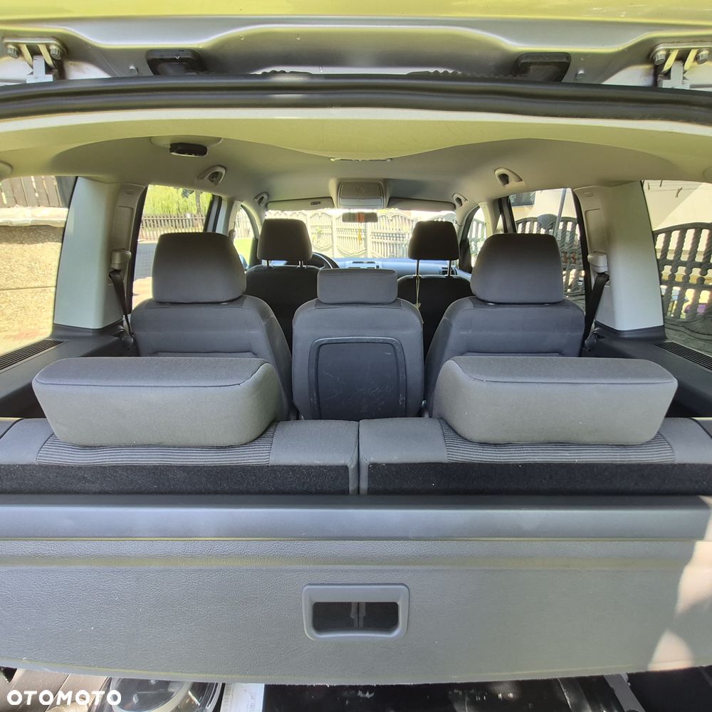 Volkswagen Touran 1.6 - 17