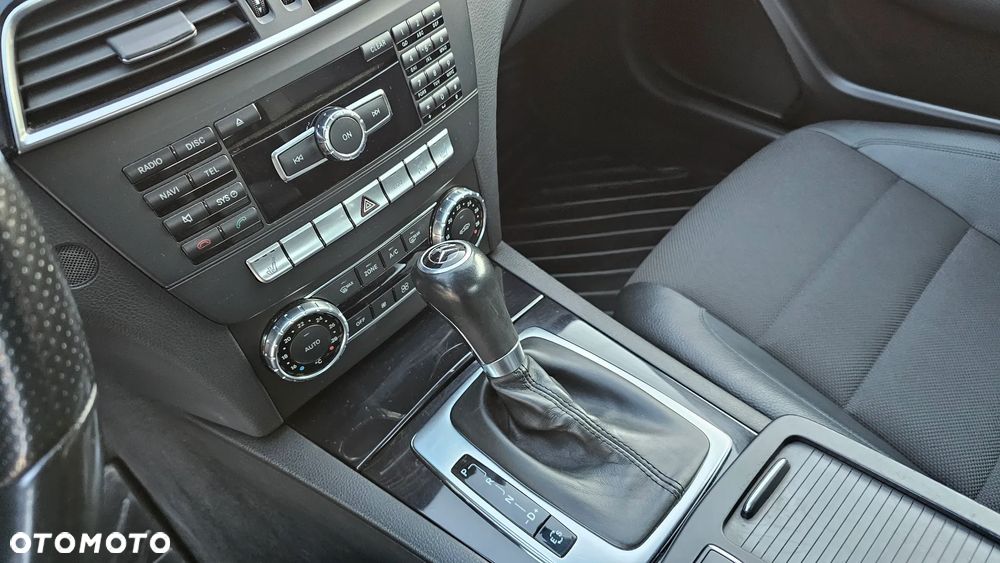 Mercedes-Benz Klasa C 180 BlueEFFICIENCY 7G-TRONIC - 17