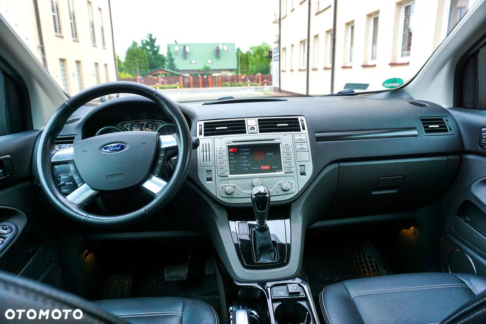 Ford Kuga 2.5 4x4 Titanium - 24