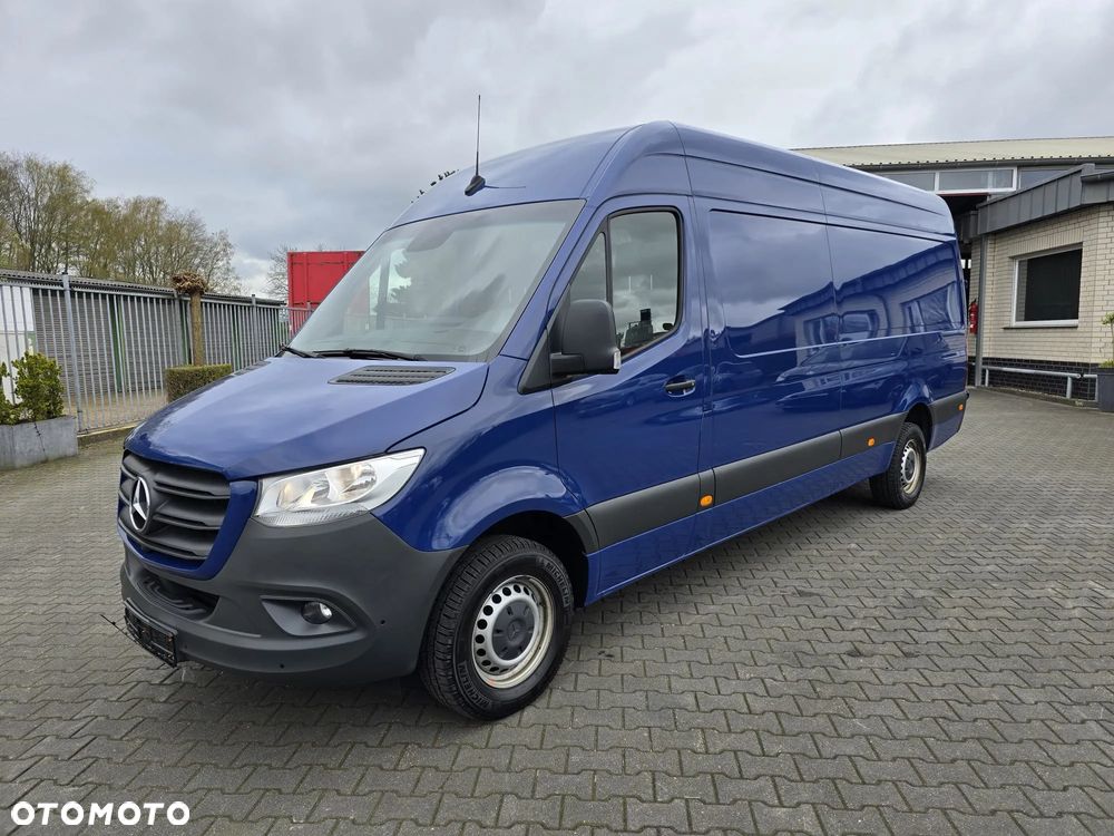 Mercedes-Benz Sprinter - 1
