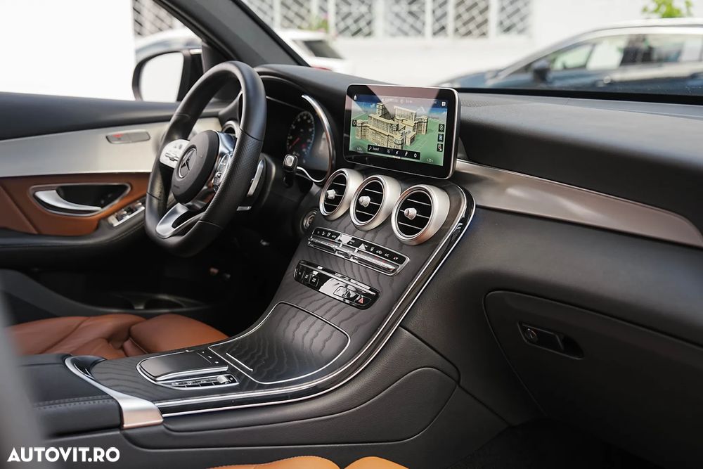 Mercedes-Benz GLC Coupe 300 e 4Matic 9G-TRONIC AMG Line Plus - 14