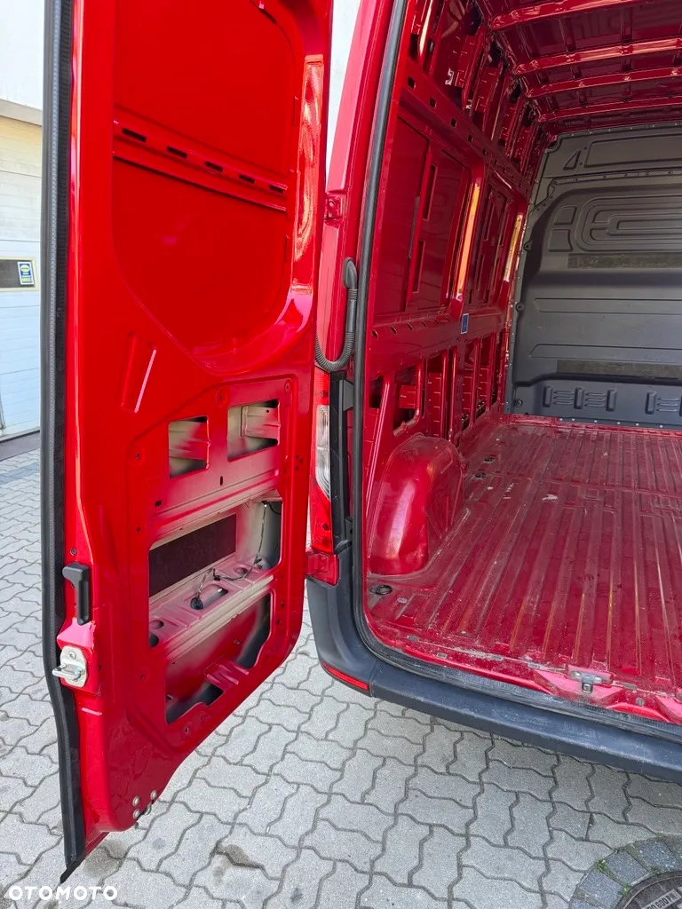 Mercedes-Benz Sprinter - 9