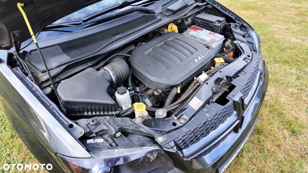 Dodge Grand Caravan - 34