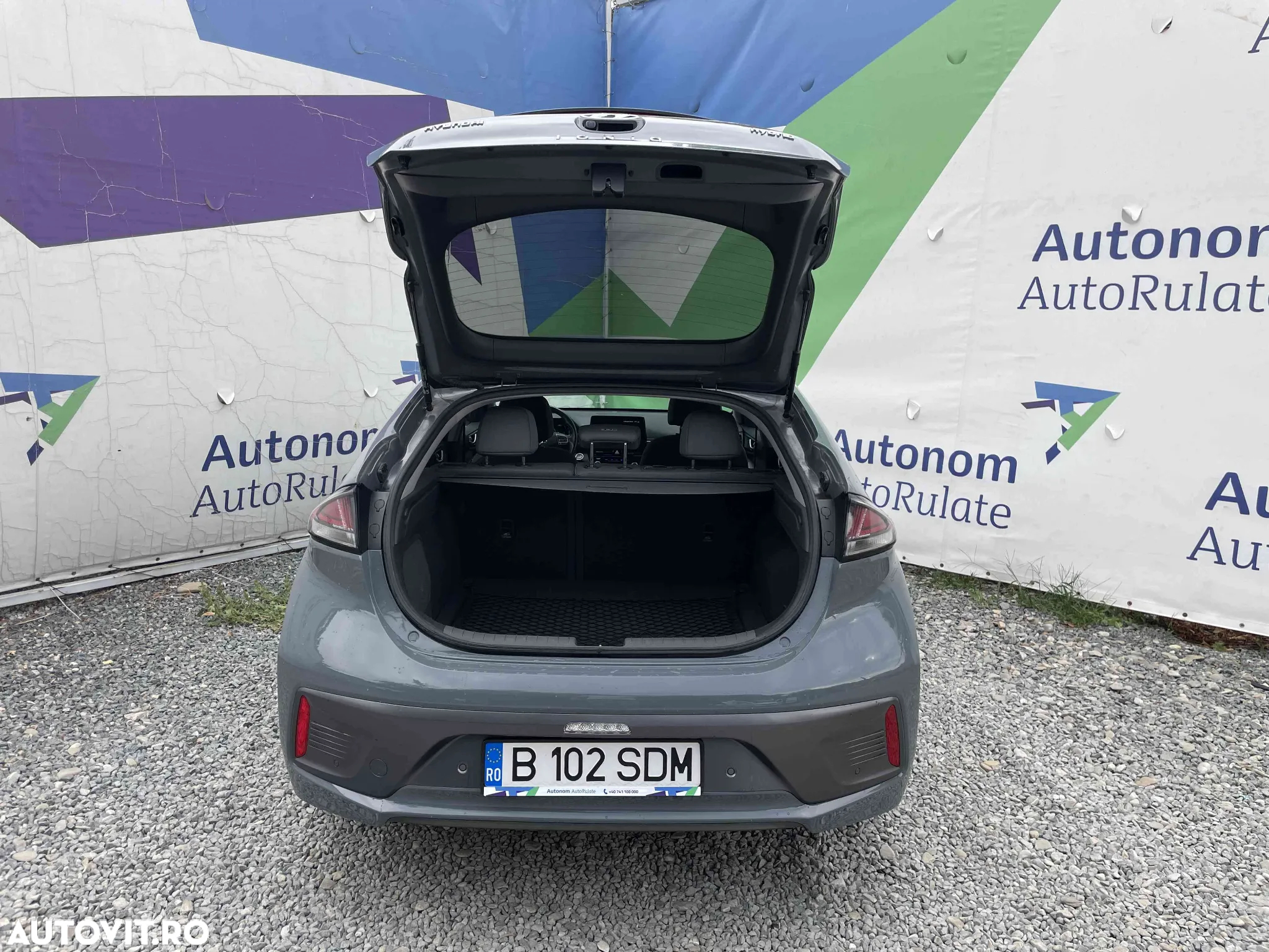 Hyundai IONIQ - 7