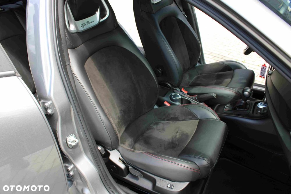 Alfa Romeo Giulietta 1.8 TBi 16V TCT Veloce - 33